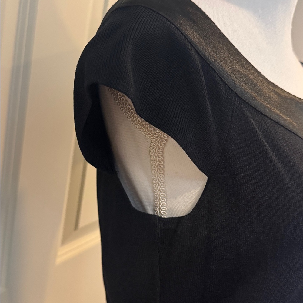 Dolce Cabo Black Sleeveless Sweater with Bow, Size L - Picture 3 of 7